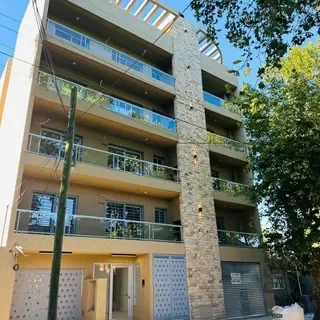 Departamento en alquiler en Monte Grande - 2 ambientes con balcón y parrilla