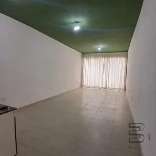 Departamento en alquiler en Luis Guillón - Monoambiente con balcón