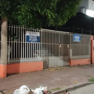 OPORTUNIDAD DE INVERSION, CASA 4 DORM EN B° CAMBA CUA 