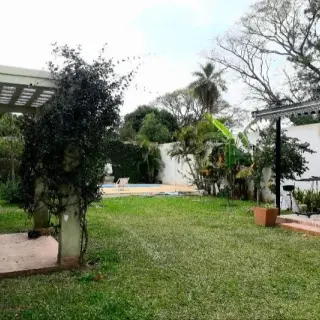 CASA 6 DORM, EN VENTA EN BARRIO CREMONTE