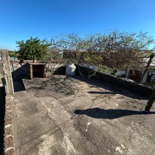 Oportunidad de Inversión: Lote 10x30 con 5 Monoambientes A Terminar  + Loza Lista para Construir