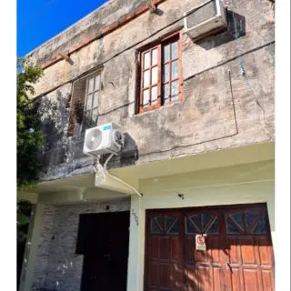 VENTA DE CASA DE TRES PLANTAS 