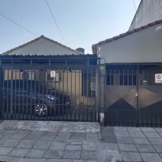 CASA EN VENTA EN BARRIO 300 VIVIENDAS