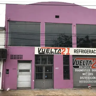 VENDO GALPON DE DOS PLANTAS SOBRE AV. INDEPENDENCIA.